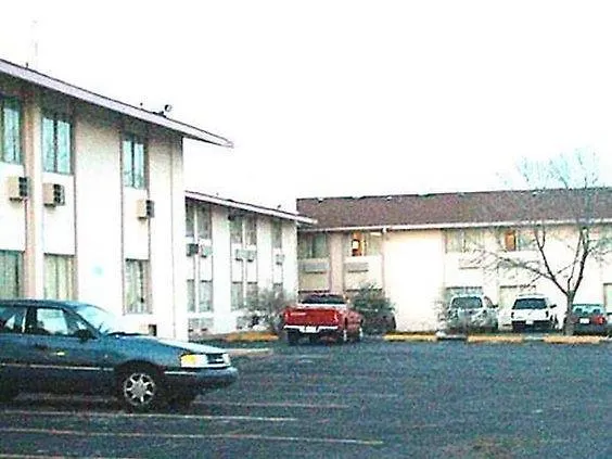 Motel Quest 3*